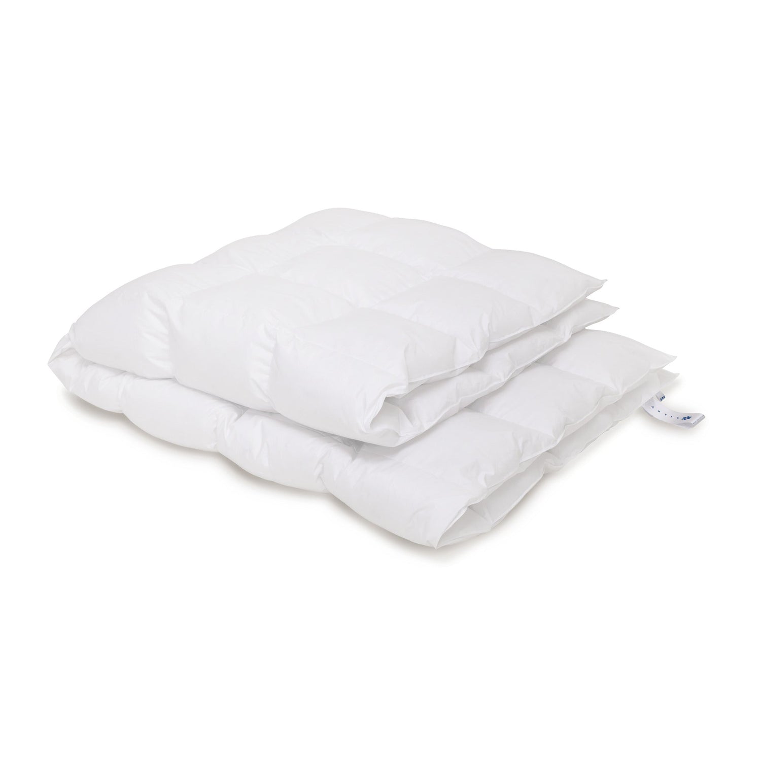 Aurora Lilot Teen All-season Down Duvet in a white background.